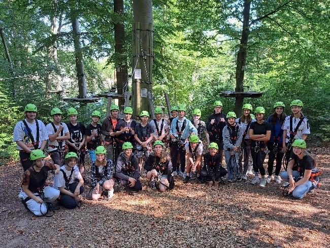 Klassen 9a und 9b am Edersee 2 verkleinert