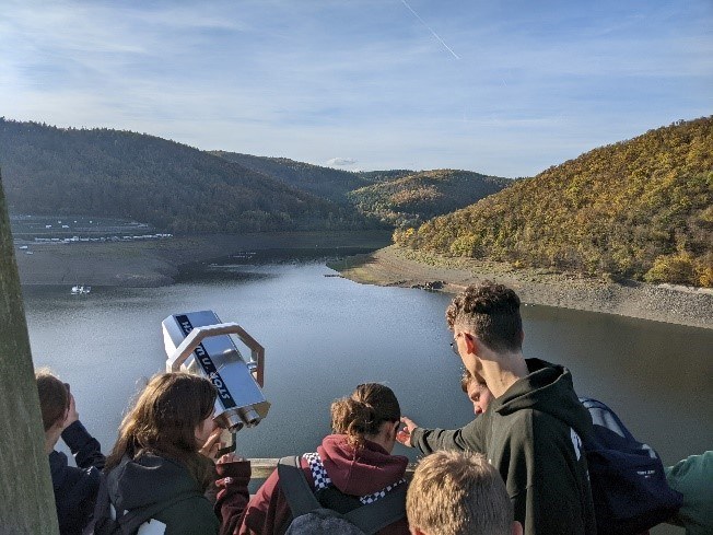 Klassen 9a und 9b am Edersee 3 verkleinert